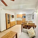 Apartman Playa Arenal - *